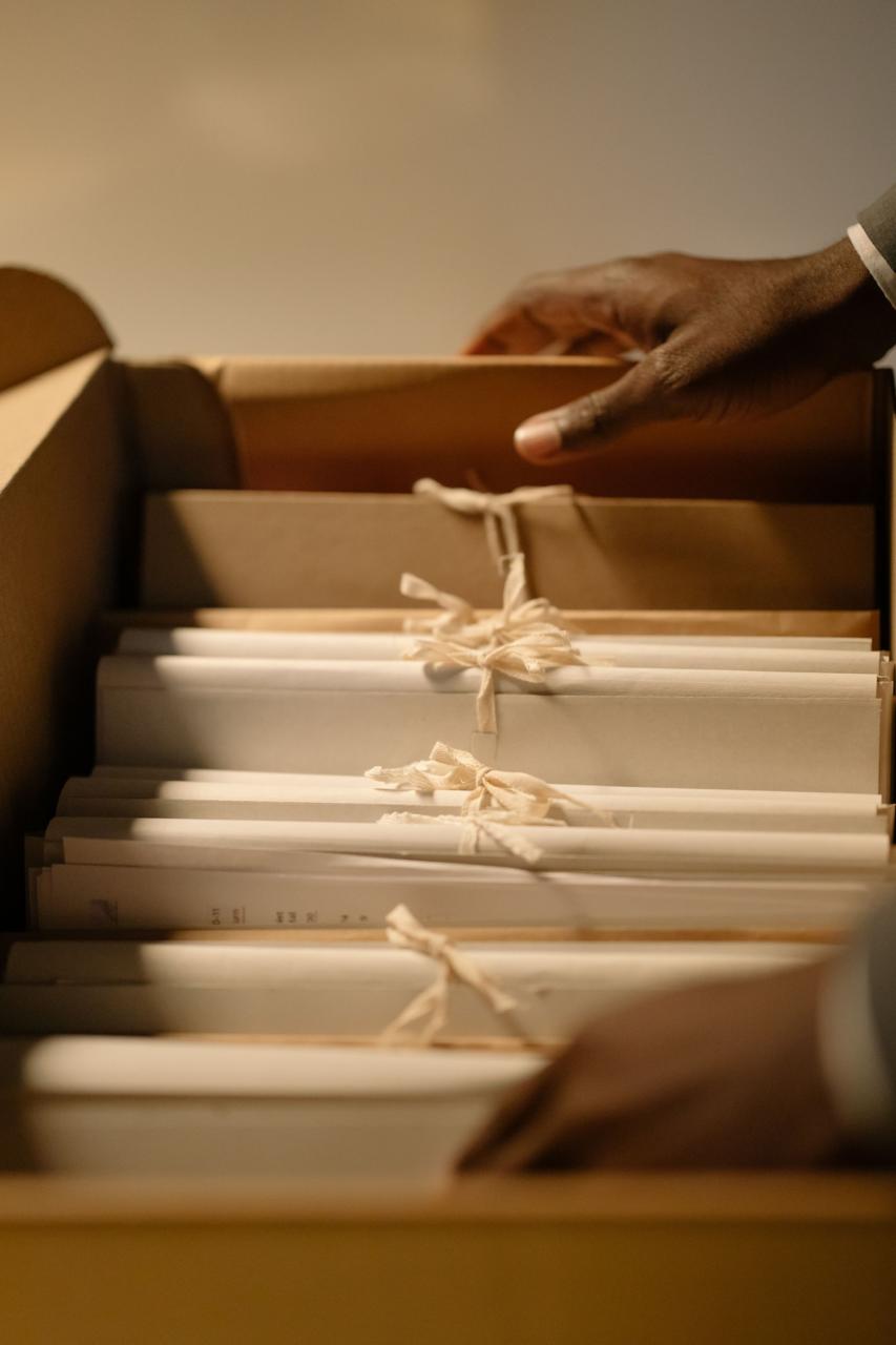 Guarda física: o que fazer quando alguns documentos ainda precisam ser mantidos em papel?
